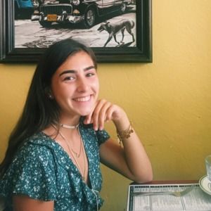 Meet your Posher, Carolina